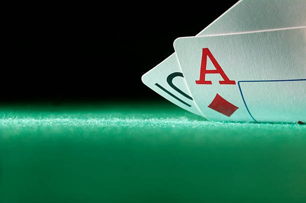 Live roulette wheel and betting layout on gemilang
